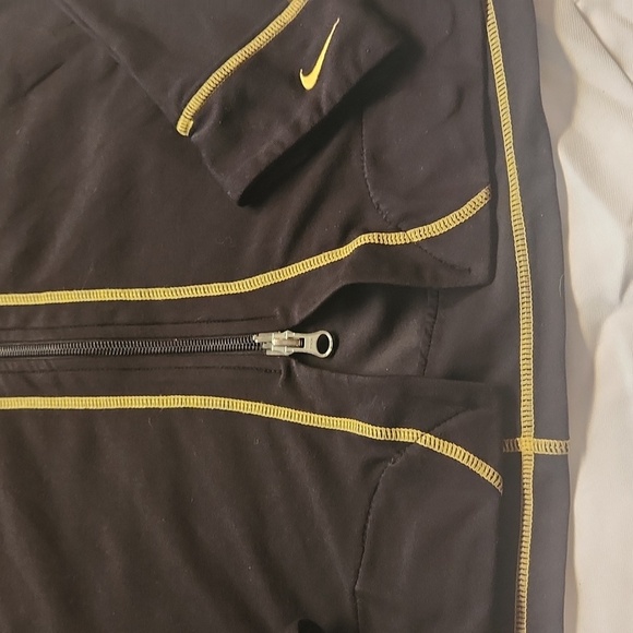 Nike Black and Yellow Ski Jacket with Dynamic Design - Picture 3 of 6